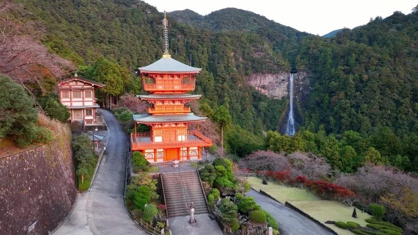 Kumano nachi taisha shrine seigantoji temple