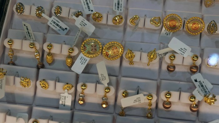 Dubai blood gold sudan uae