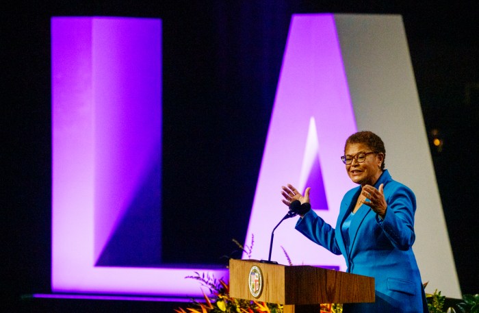 Karen bass los angeles wildfires mayor controversy