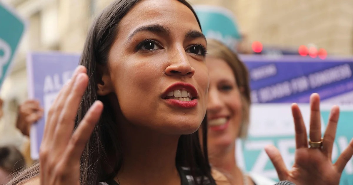 Cory booker alexandria ocasio cortez fundraising