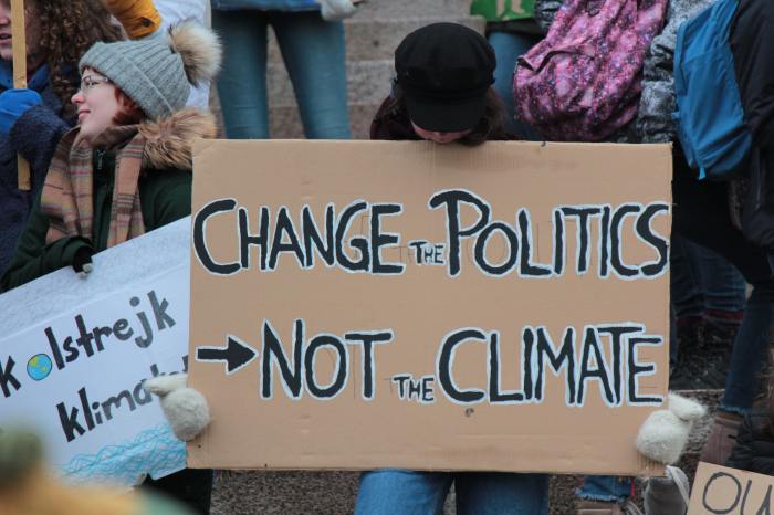Deal democrats introduce afford newshour cortez ocasio markey How politicians talk about climate action