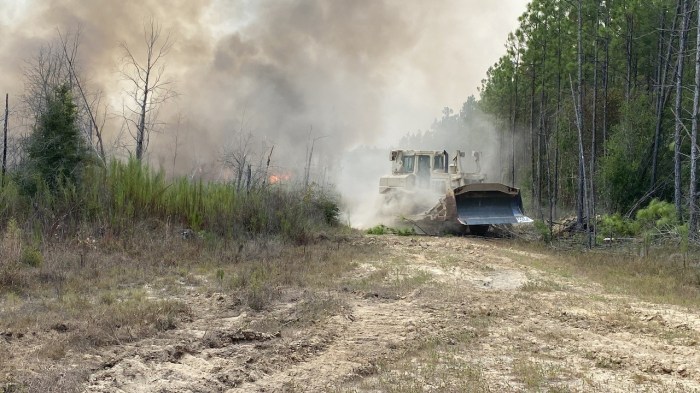 Why incarcerated firefighters are battling la wildfires
